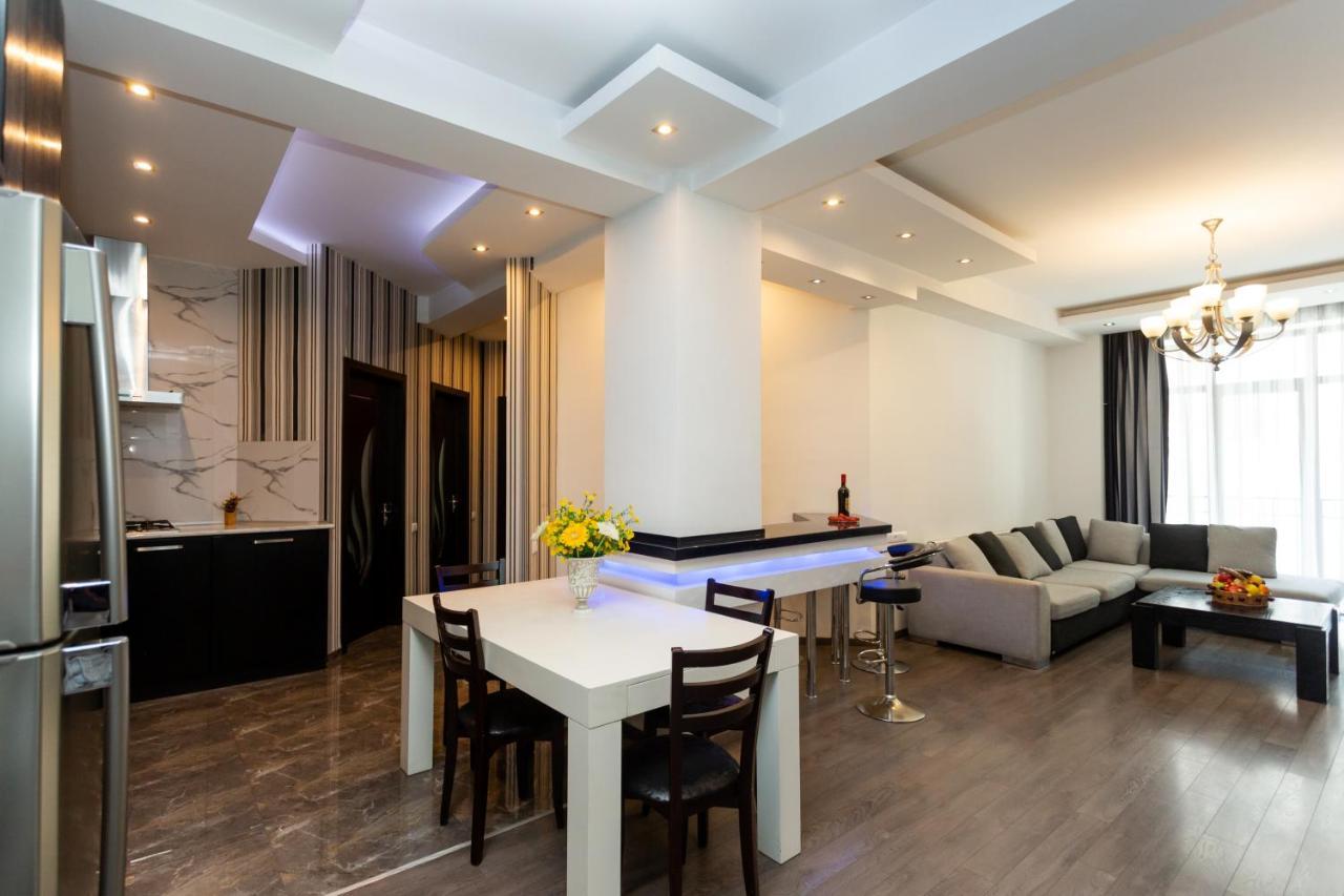 Two Bedroom Apartment In The City Center Tiflis Exterior foto