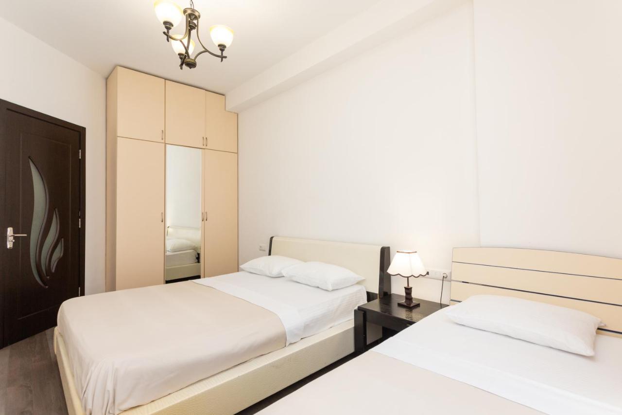 Two Bedroom Apartment In The City Center Tiflis Exterior foto