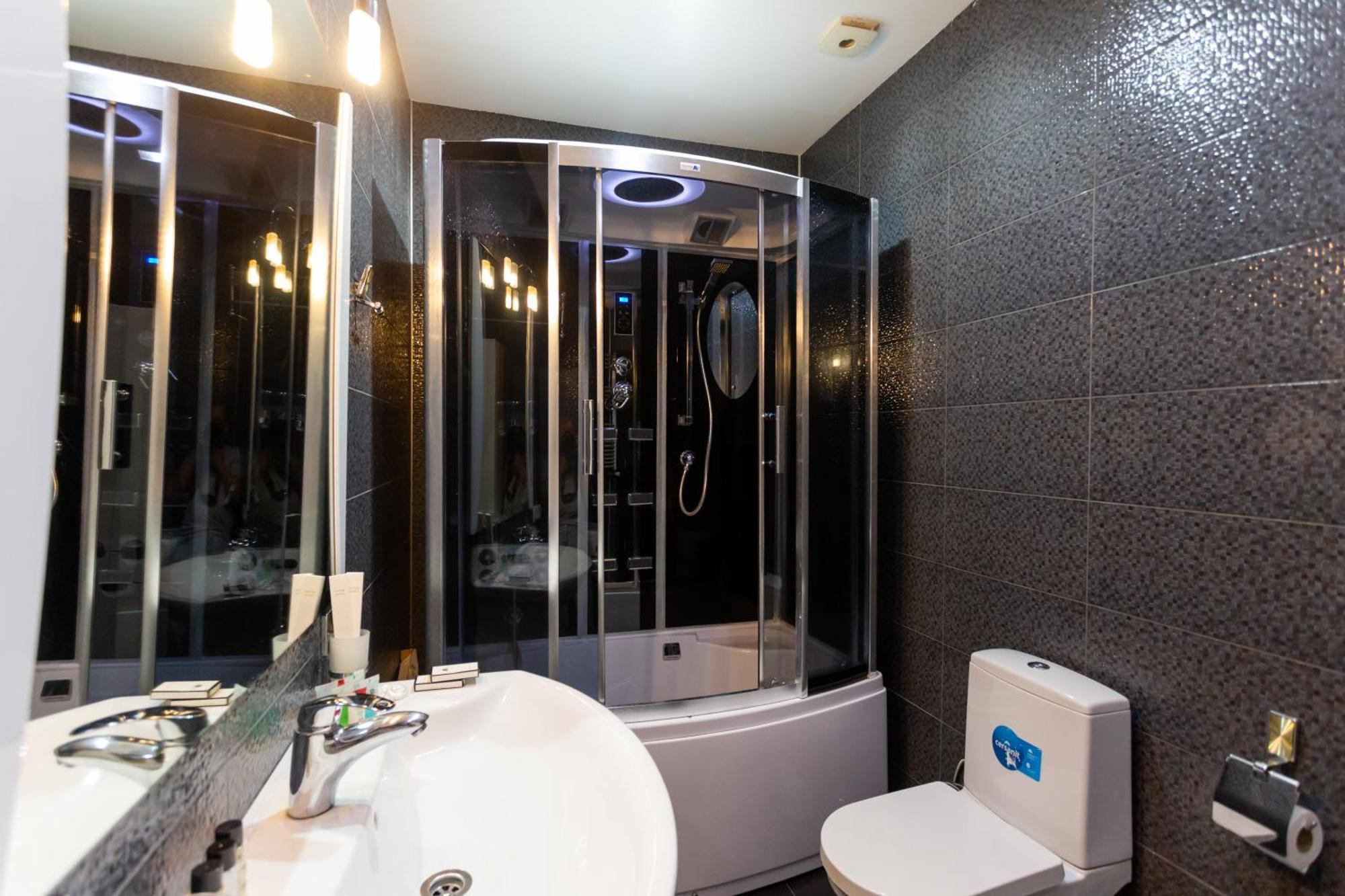Two Bedroom Apartment In The City Center Tiflis Exterior foto